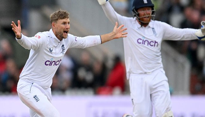 England keeps Ashes hopes alive amid rain interruptions.—Twitter@englandcricket