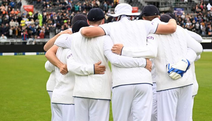 The Ashes: England sticks with unchanged squad for decisive Ashes finale.—Twitter@englandcricket