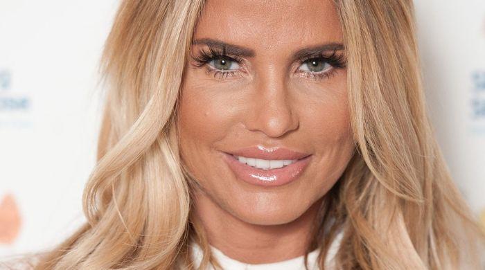 Katie Price Shows Off New Nose Job After Mothers Warning