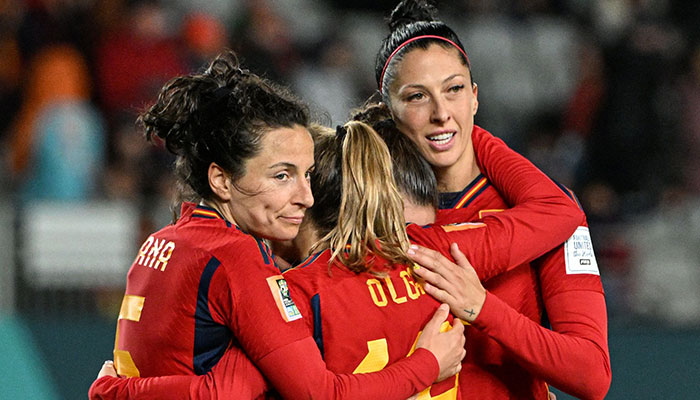 Spain´s midfielder #10 Jennifer Hermoso (R) celebrates with teammates after the Australia and New Zealand 2023 Women´s World Cup Group C football match between Spain and Zambia at Eden Park in Auckland on July 26, 2023.—AFP