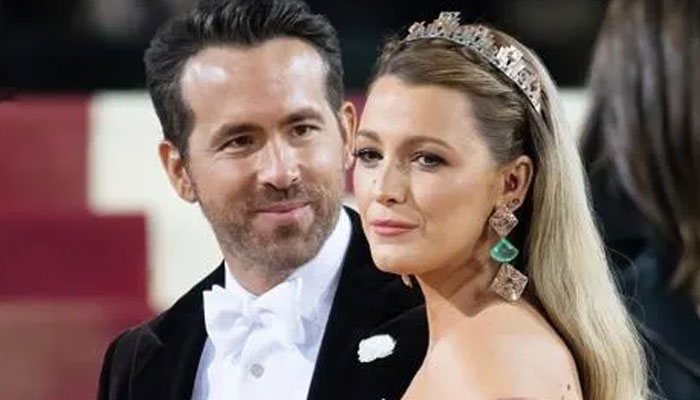 A celeb psychic weighs in on the Ryan Reynolds and Blake Lively relationship