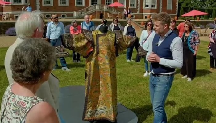 ‘Antiques Roadshow’ viewers are shocked by the cost of the Chinese imperial robe