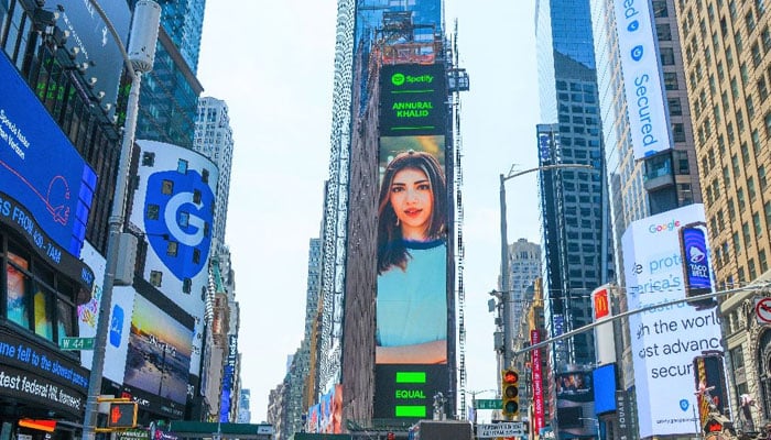 Pakistan s Annural Khalid lights up New York s Times Square