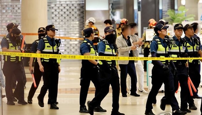 Police cordon off the scene of a stabbing rampage at a department store adjacent to Seohyeon Station in Seongnam, just south of Seoul, on August 3, 2023. — Yonhap