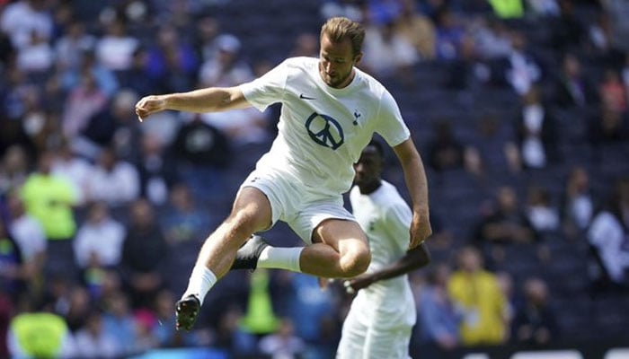 Bayern Munich pursues Harry Kane with £94.6m bid as deadline approaches.—Twitter@Plettigoal