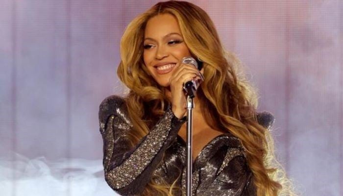 Beyoncé encourages fans to opt for silver fashion to her concerts