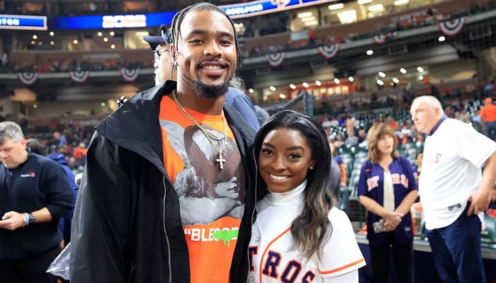 Simone Biles Supports Jonathan Owens at Green Bay Packers