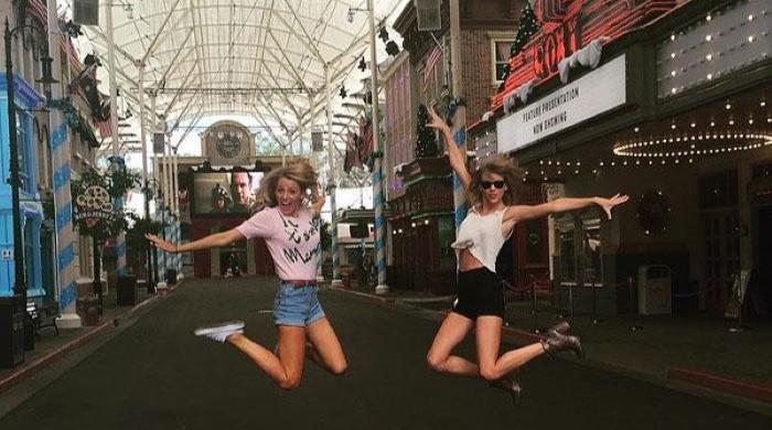 Taylor Swift and Blake Lively Get Together for a Girls' Night Out