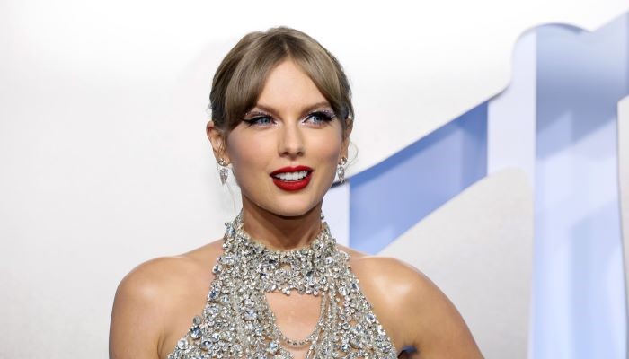 Taylor Swift's Thoughtful Gesture Steals Hearts At Travis Kelce's Game