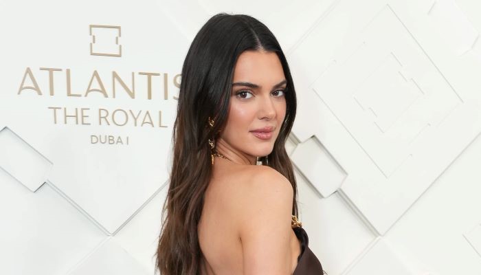 Kendall Jenner breaks the internet with jaw-dropping snaps: Pic