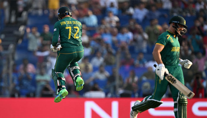 South Africa´s Rassie van der Dussen (left) celebrates after scoring a century during the 2023 ICC Men´s Cricket World Cup ODI match between South Africa and Sri Lanka at the Arun Jaitley Stadium in New Delhi on October 7, 2023. — AFP