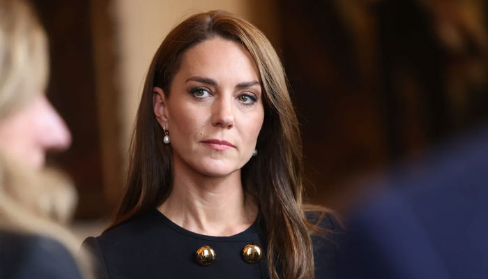 Kate Middleton feels alone being outsider in Royal family