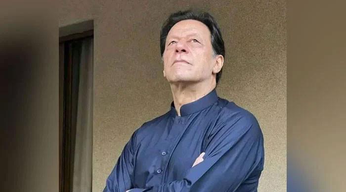 ‘پہلے سے زیادہ مضبوط، فٹ’: عمران خان نے جیل سے خیالات کا اظہار کیا۔