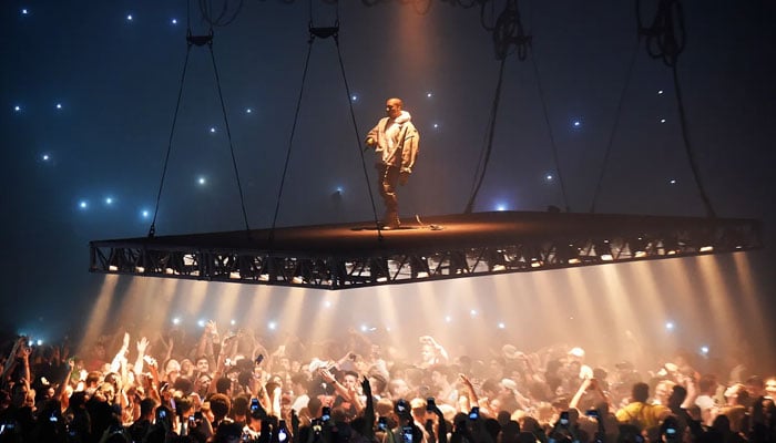 Kanye West kisses huge concert in Italy goodbye?