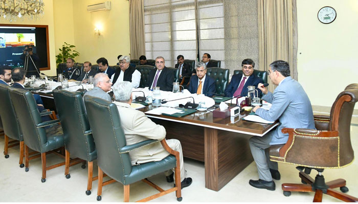 Caretaker Prime Minister Anwaar-ul-Haq Kakar chairs a briefing on the decline in prices of essential items as a result of a reduction in prices of petroleum products in Islamabad on October 23, 2023. — PID