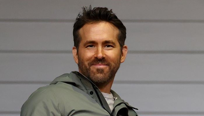 Ryan Reynolds runs into brother out of 8.5 million people in NYC