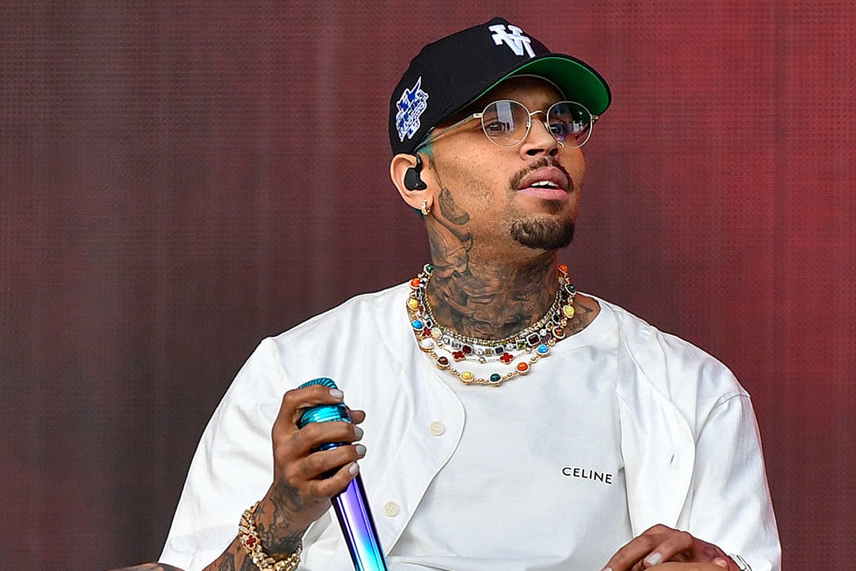 Chris Brown declared a fugitive in United Kingdom?