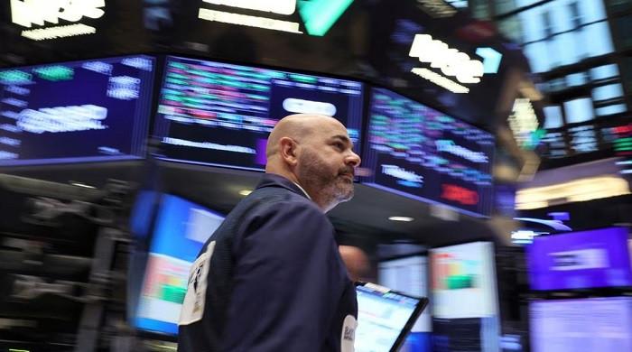 Wall Street Swings Up As Yields Slide In Run-up To Fed Rate Decision