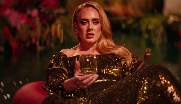 Has Adele relapsed into drinking alcohol again?