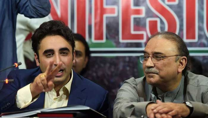 PPP Chairman Bilawal Bhutto-Zardari (left) and Co-chairman PPP Asif Ali Zardari. — AFP/File