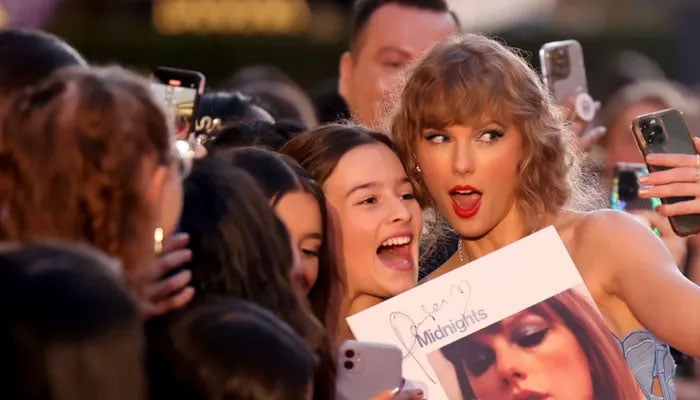 Swifties anticipate major news by Taylor Swift on final show