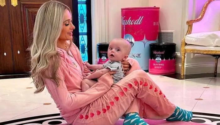 Photo Paris Hilton with son Phoenix