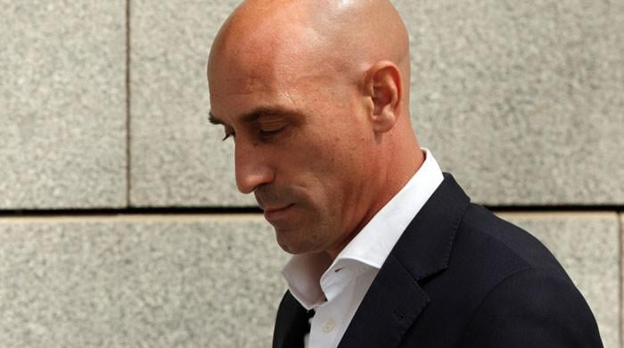 ہسپانوی فٹ بال کے سابق سربراہ پر نامناسب بدتمیزی پر پابندی عائد کر دی گئی۔