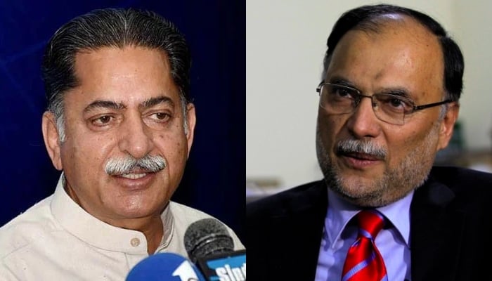 PML-N leaders Javed Latif and Ahsan Iqbal. — APP/AFP/File