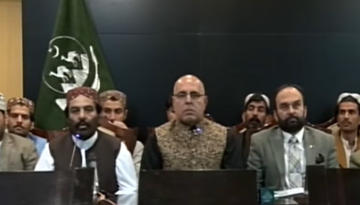 Caretaker Balochistan Information Minister Jan Achakzai (centre) pictured during a press conference with ex-BNA commander (left) and Balochistan Home Minister Mir Zubair Jamali in Quetta in this still taken from a video. — YouTube/PTVNews