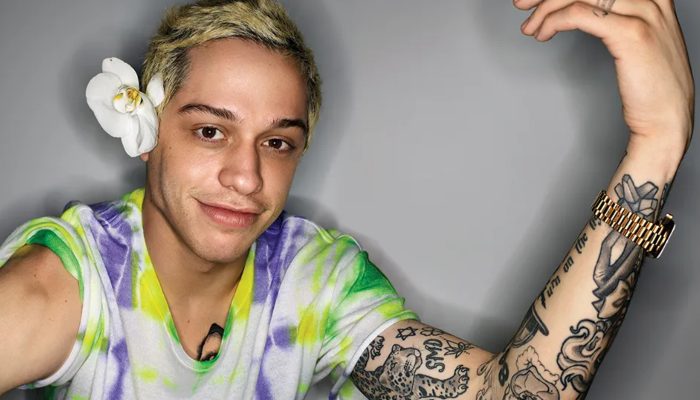 Pete Davidson loses his calm over paparazzi: Reports