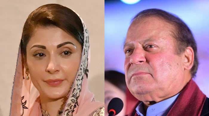 نواز شریف اور مریم نے مختلف حلقوں سے کاغذات نامزدگی جمع کرادیئے۔