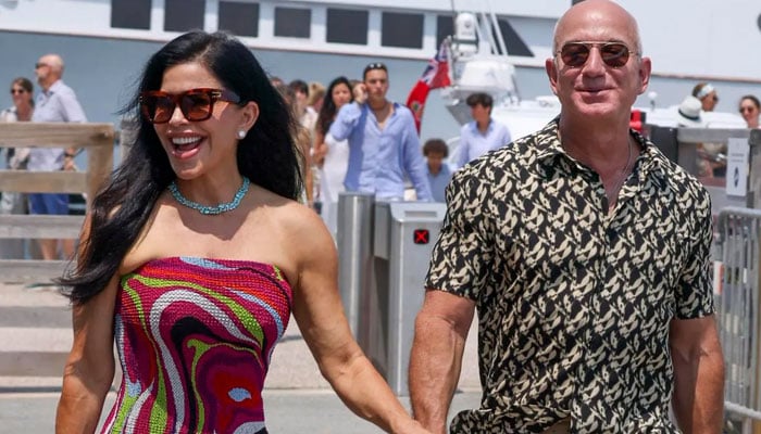 Where do billionaires like Jeff Bezos spend their holiday?.—HOLA