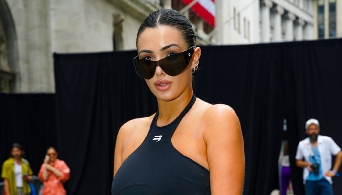 Bianca Censori's stylistic comparison Kardashian