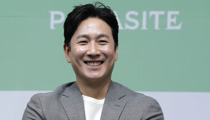 ‘Parasite’ star Lee Sun-kyun laid to rest, family pays their last respects