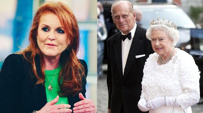 Queen Elizabeth went against Prince Phillip in welcoming Fergie back ...