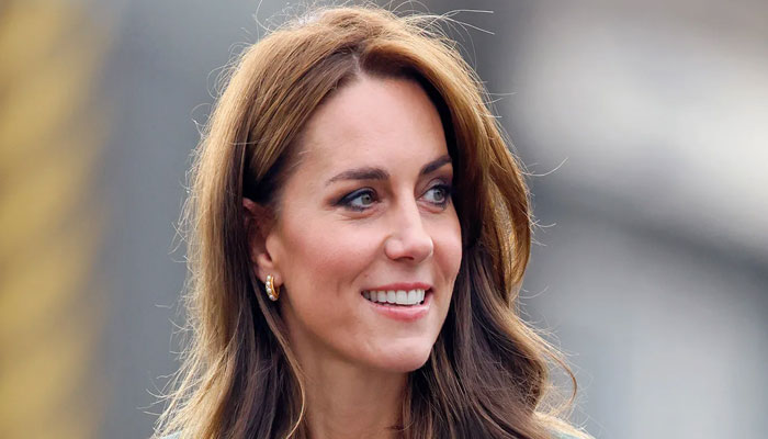 Kate Middleton snubs signals of distress as she ditches submissive self