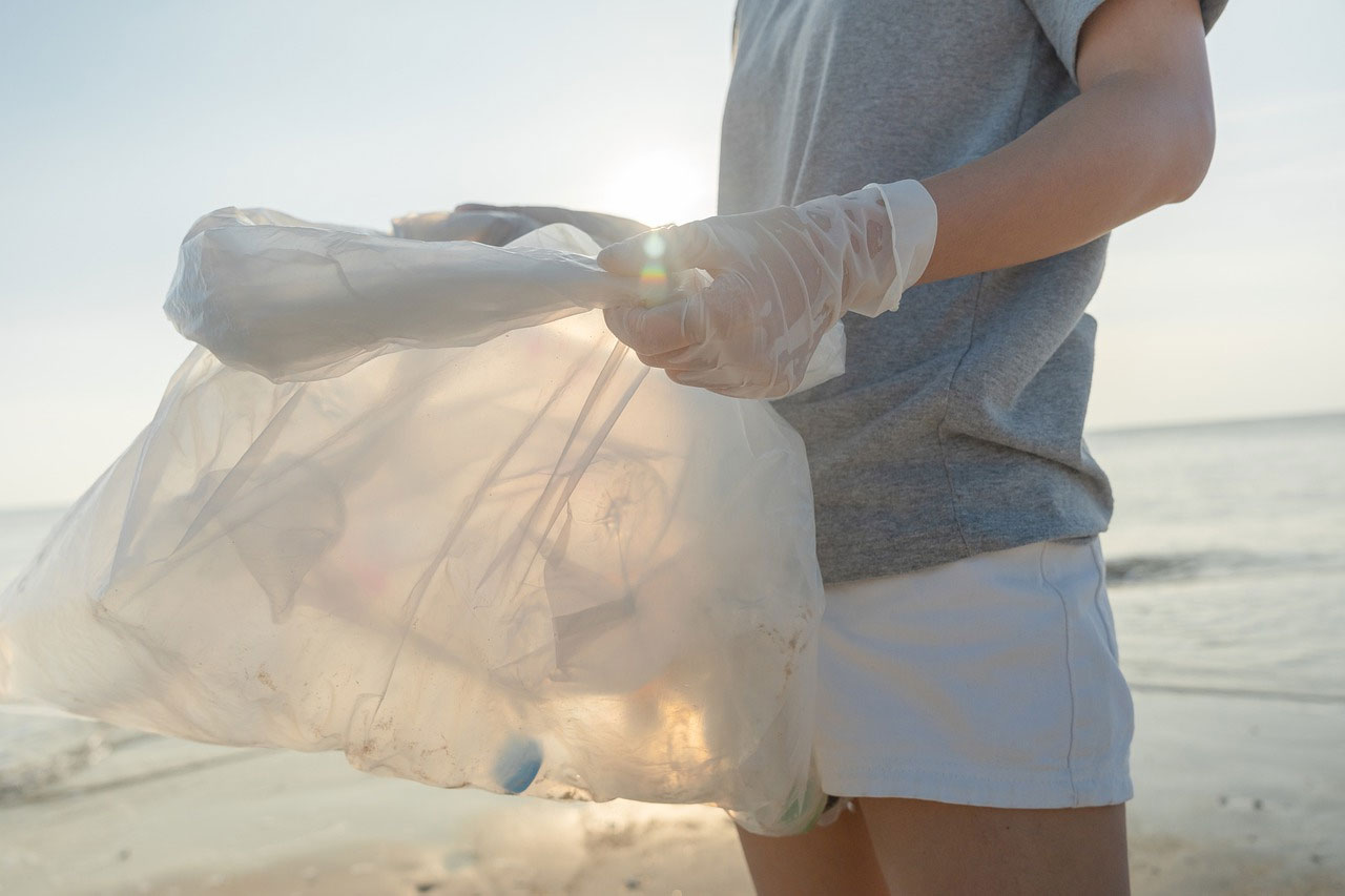 Microplastics in humans: Dangers, consequences & side effects