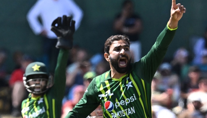 Pakistan´s Iftikhar Ahmed (R) appeals for a leg before wicket decision against New Zealand´s Tim Seifert during the fifth and final Twenty20 international cricket match between New Zealand and Pakistan at Hagley Oval in Christchurch on January 21, 2024.