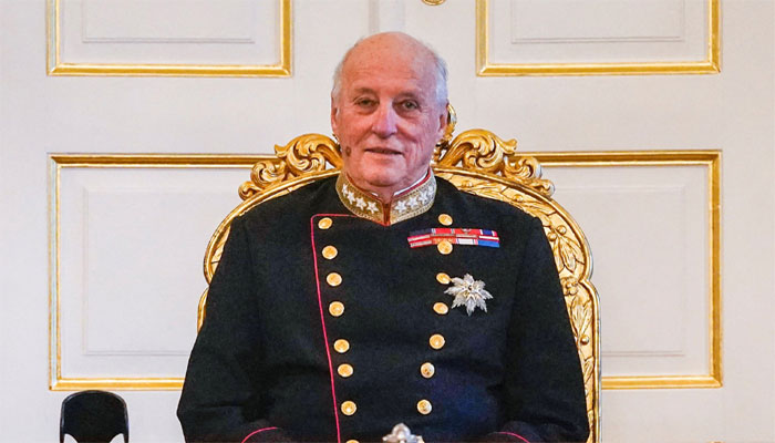 King Harald rejects calls for his abdication