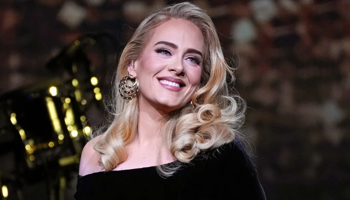 Photo: Adele breaks silence on cosmetic procedure rumours