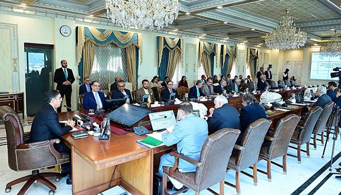 Caretaker Prime Minister Anwaar-ul-Haq Kakar chairs the meeting of federal cabinet. — APP
