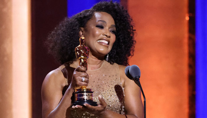 Angela Bassett remembers Oscar in hands: Overwhelming