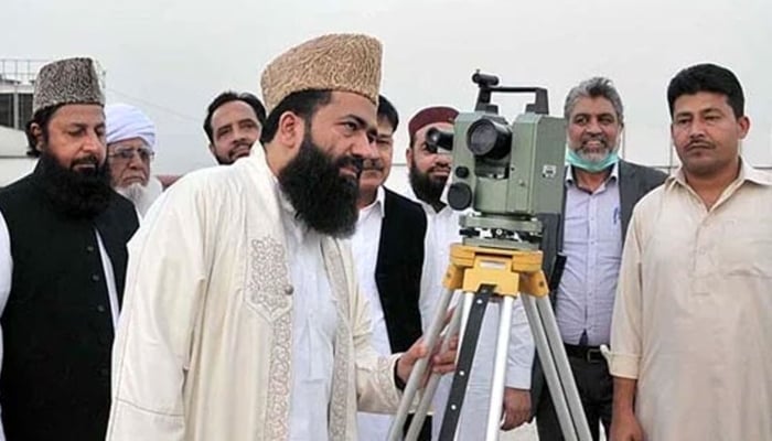 Central Ruet-e-Hilal Committee Chairman Maulana Muhammad Abdul Khabir Azad along other members of the committee is sighting the moon in this undated file image. —Radio Pakistan