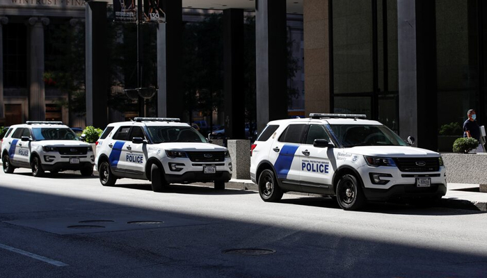 Chicago Police cars are seen outside a federal building in Chicago, Illinois. — Reuters/File