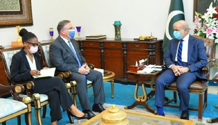 Ambassador of United States to Pakistan Donald Blome (second left) calls on Prime Minister Shehbaz Sharif on Friday. — PMO/File