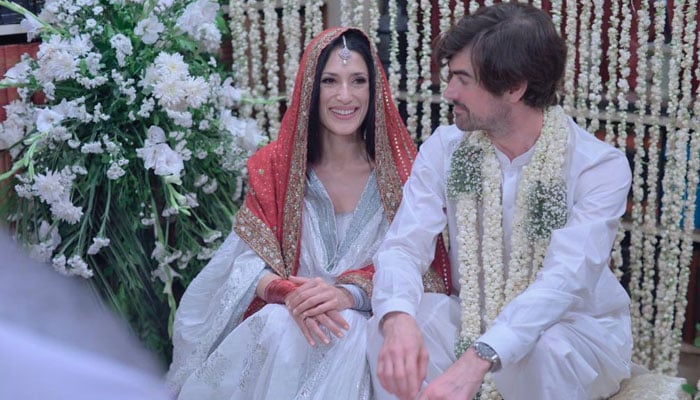 Fatima Bhutto and her husband Graham at their marriage ceremony in Karachi. — Instagram/@zulfikaralibhutto