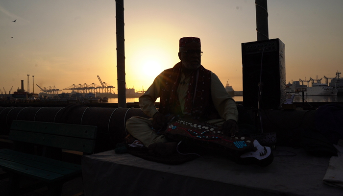 Fishermans Melody: Meet Karachi Port Grands viral Banjo artist