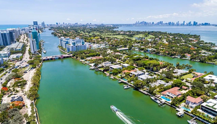 This image shows Indian Creek Florida, where Jeff Bezos and Lauren Sanchez brought their mansions.  — Hello Magazine
