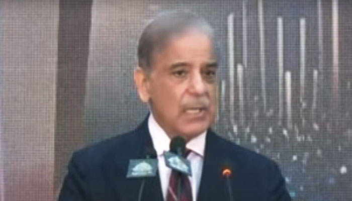 وزیر اعظم شہباز شریف 26 مارچ 2024 کو اسلام آباد میں ایک تقریب سے خطاب کر رہے ہیں، یہ اب بھی ایک ویڈیو سے لیا گیا ہے۔  - یوٹیوب/جیو نیوز لائیو
