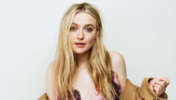 Photo: Dakota Fanning on social media: No one cares about that!